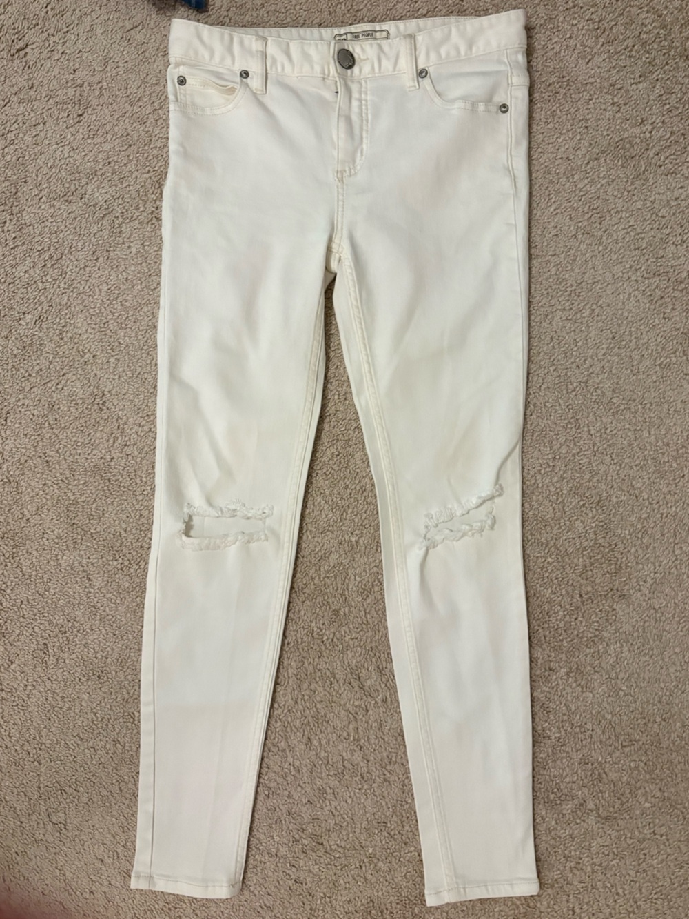 FREE PEOPLE WHITE/CREAM COLORED SIZE 26 mid rise Distressed Women's Skinny Jeans